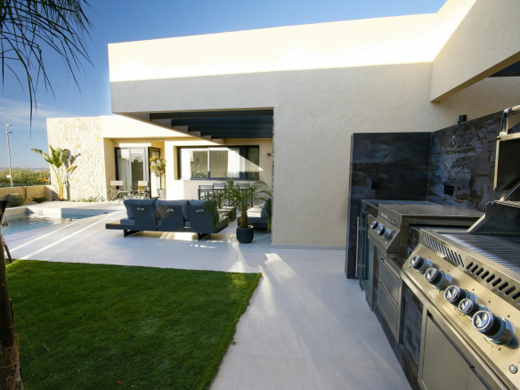 villa for sale in Altaona Golf