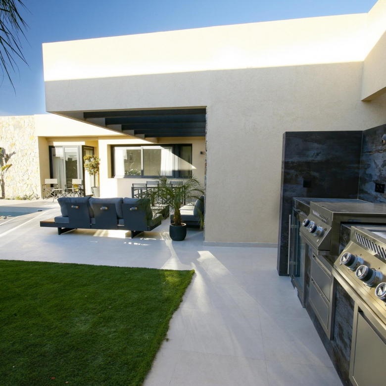 villa for sale in Altaona Golf