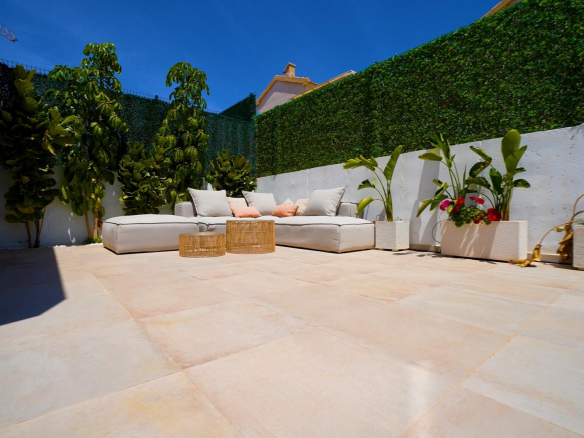 villa for sale in Los Altos