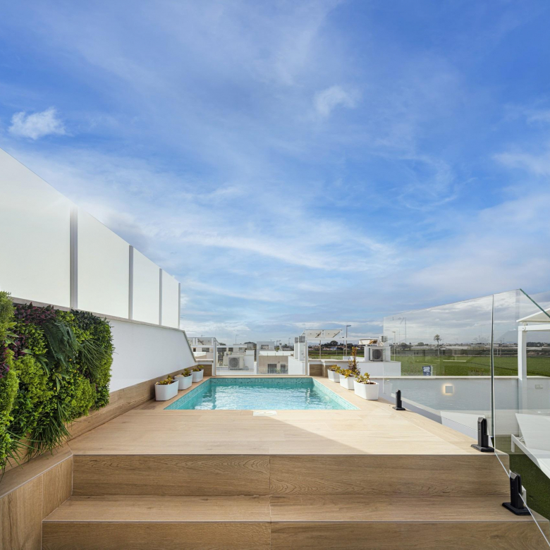 Top Floor Bungalow for sale in Torre De La Horadada