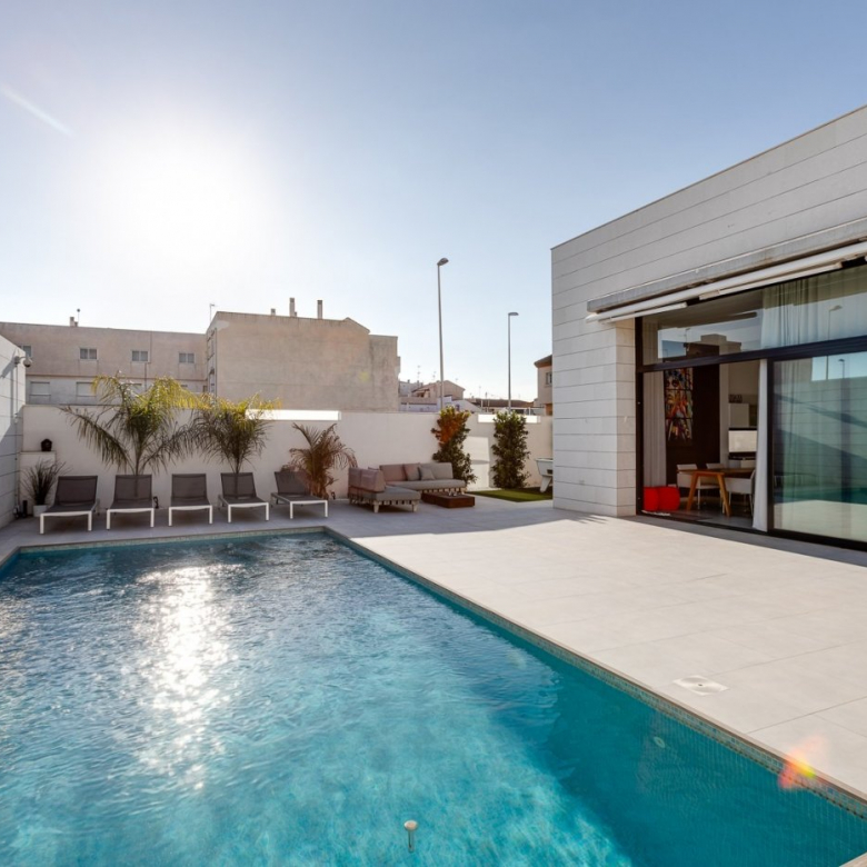 villa for sale in pueblo