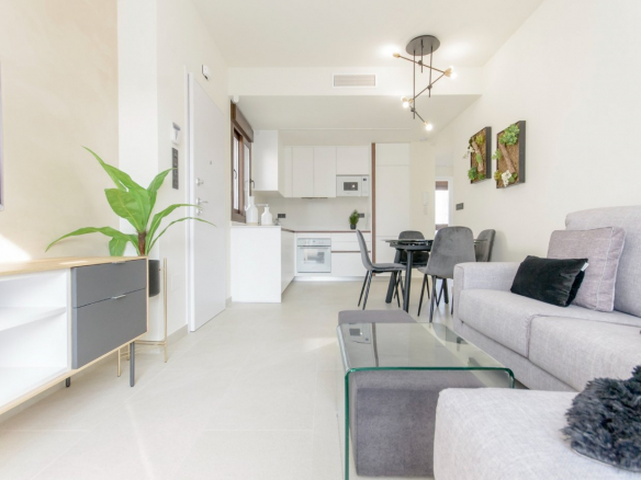 Top Floor Bungalow for sale in Los Balcones