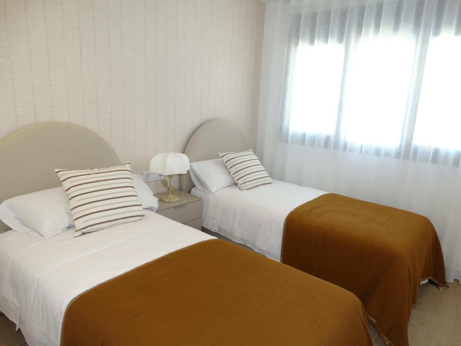 18-16 Bungalow in pueblo – Pilar de La Horadada, Alicante – N9770