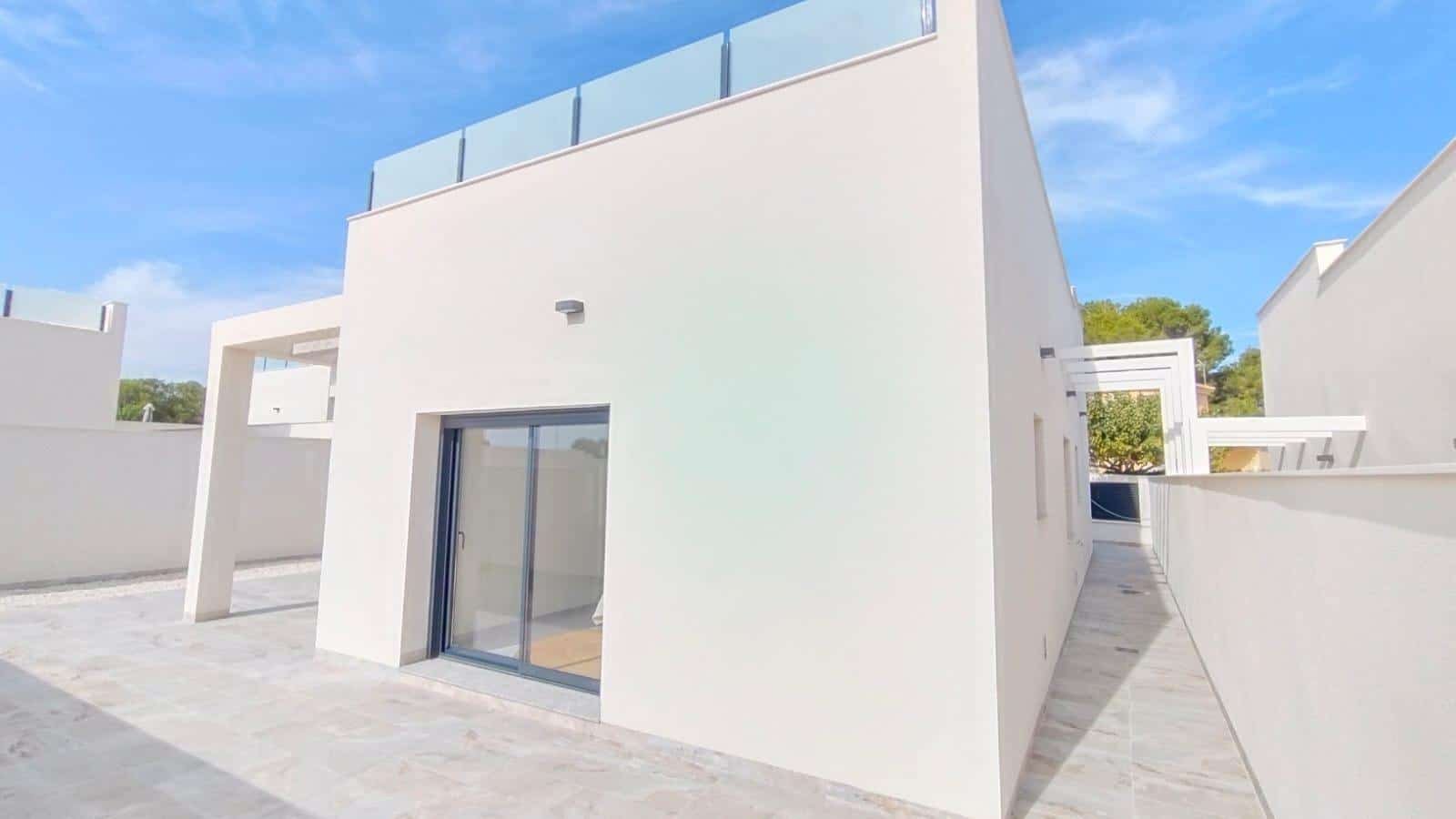 6-15 Villa in Pinar De Campoverde – Pilar de La Horadada, Alicante – N6422