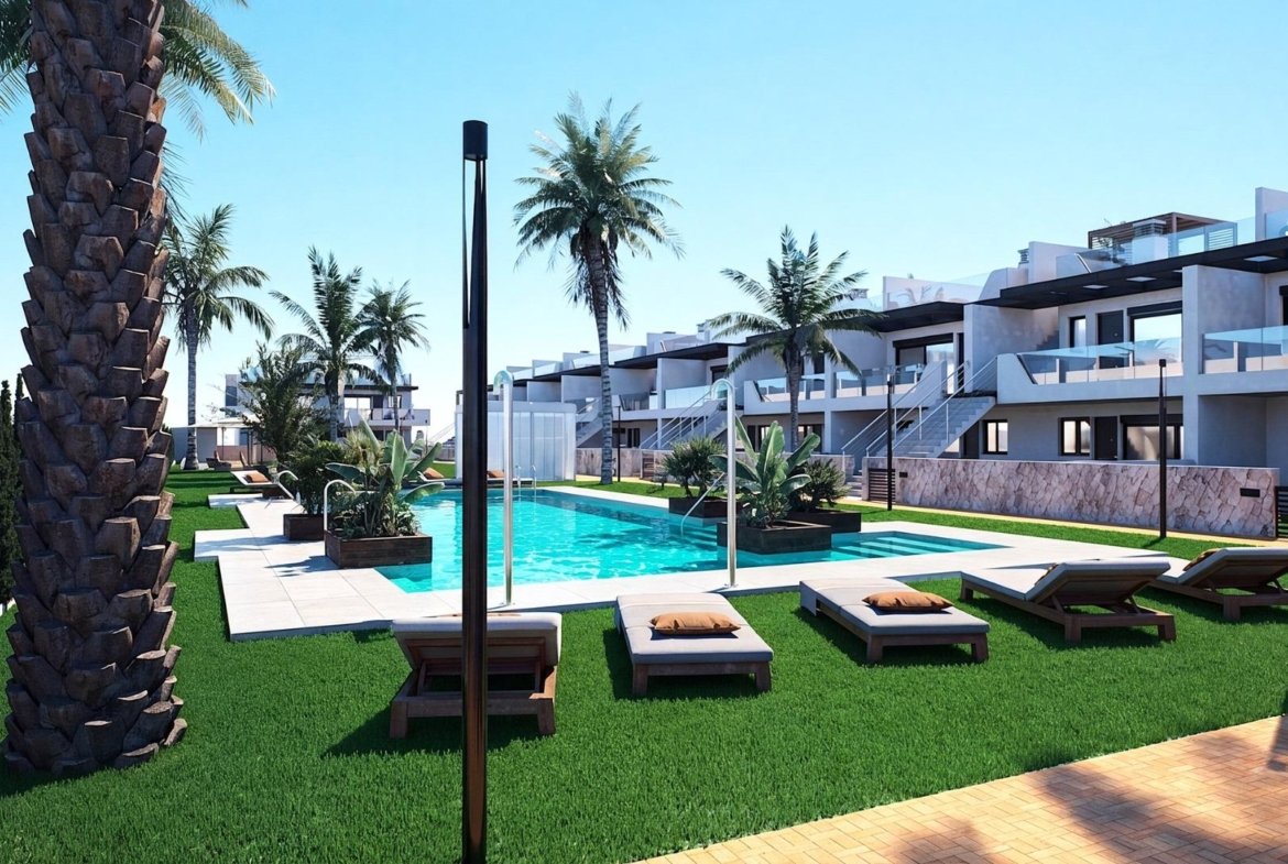 Bungalow in pueblo – Pilar de La Horadada, Alicante – N9566