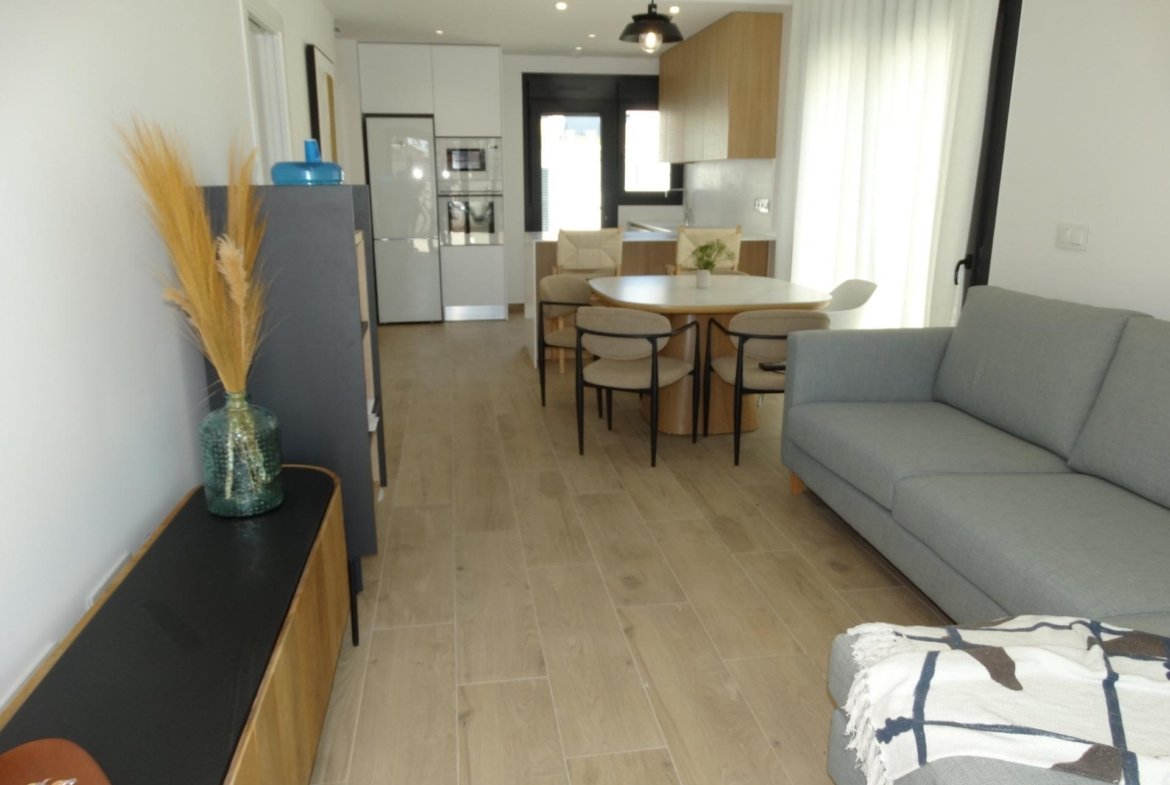 Bungalow in pueblo – Pilar de La Horadada, Alicante – N9770