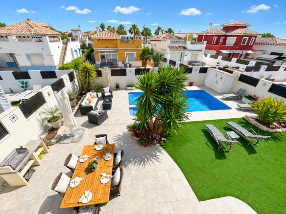 Villa for sale in Inland