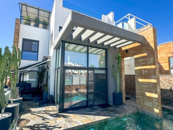 Villa for sale in Costa Blanca